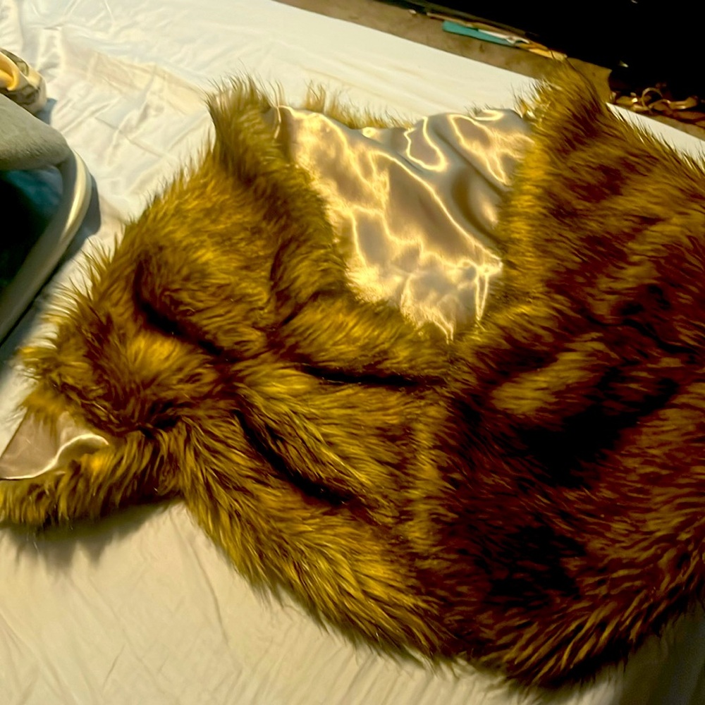 Women’s wedding or party faux fur wrap
